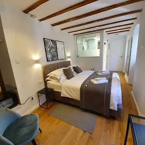 The At Bed & Breakfast